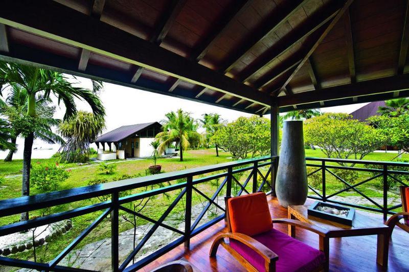 New Emerald Cove Hotel Baie Sainte Anne Zewnętrze zdjęcie